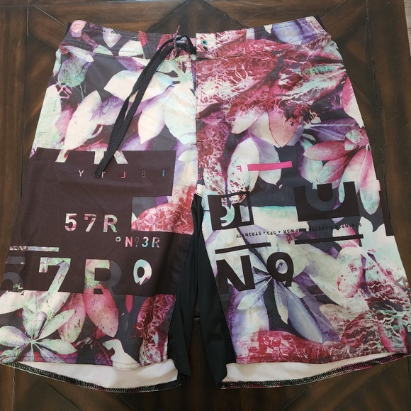 Reebok Boardshorts - Picture 1 of 3